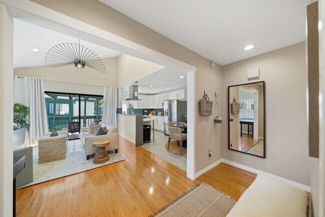 Building Photo - 12841 Forest Dr