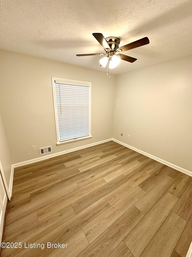 Building Photo - 6203 Lynnchester Dr