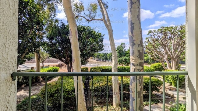 Building Photo - 7113 Apricot Dr