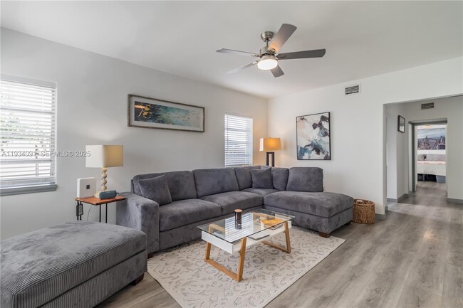 Building Photo - 1051 Michigan Ave