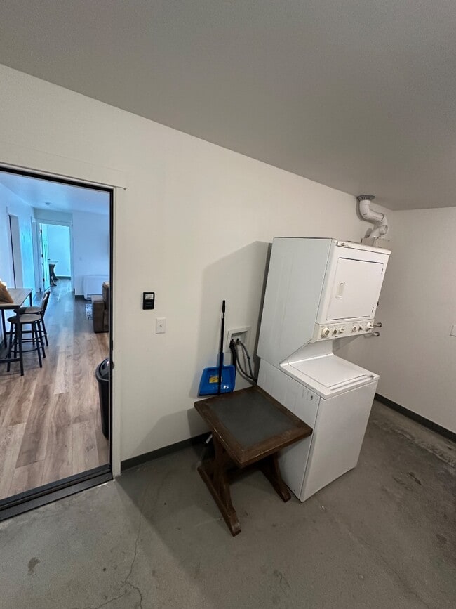 Building Photo - 2500 Avery Ct