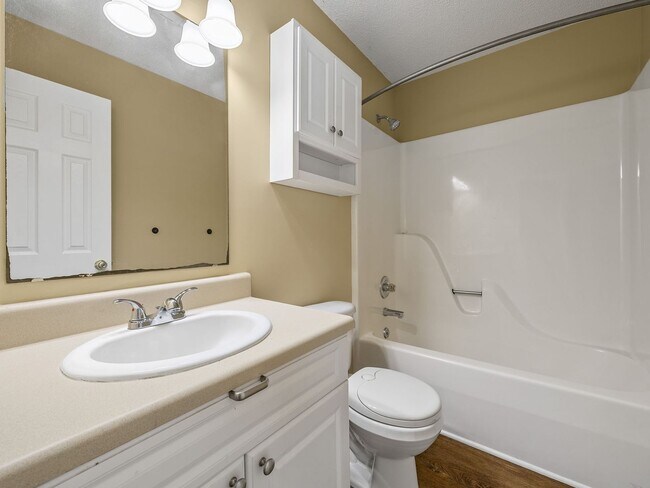 Building Photo - 402 McFall Ct