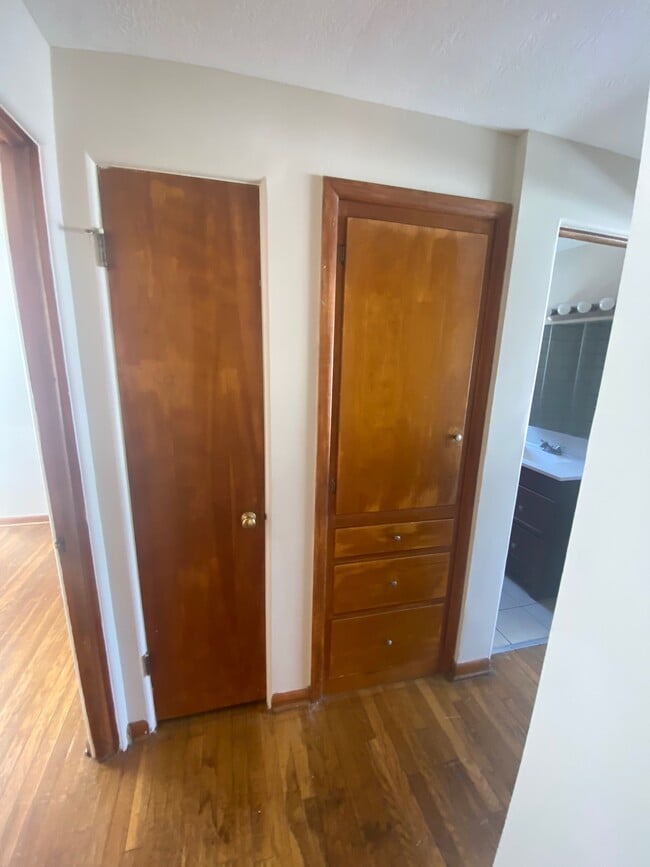 Building Photo - 3515 Eakin Rd