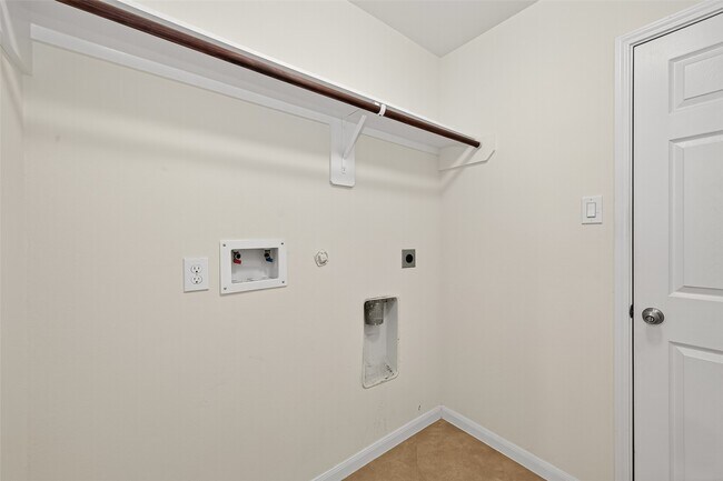 Building Photo - 22202 Thresher Ct