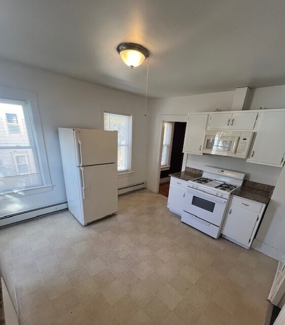 Building Photo - 27 Douglas St