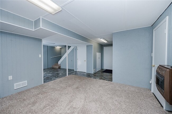 Building Photo - 979 Barclay Rd