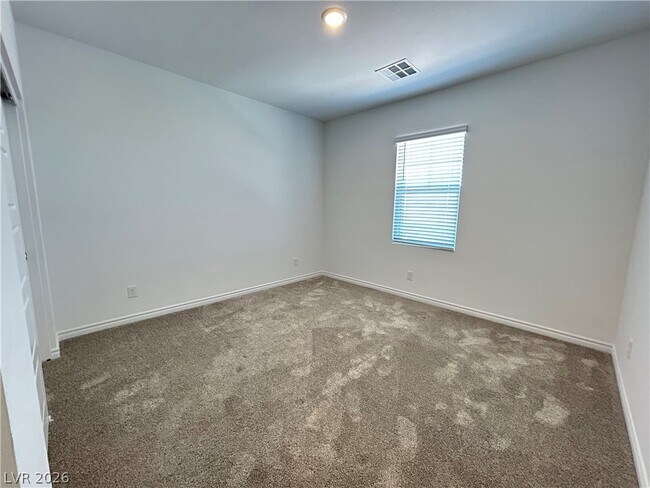 Building Photo - 2276 Luna Hvn St