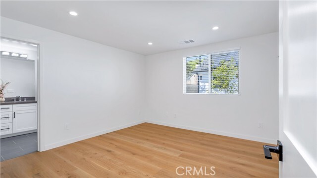 Building Photo - 318 N Catalina St