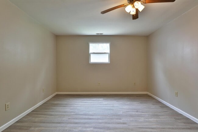 Building Photo - 3553 Brookside Blvd