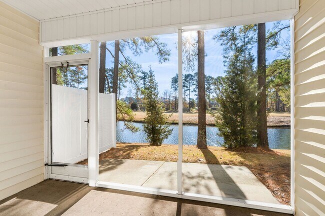 Building Photo - 3BR Townhome Carolina Forest – GREAT PRICE - Community Pool/Lake View