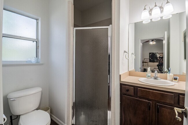 Building Photo - Rental Near Downtown Lakeland!!