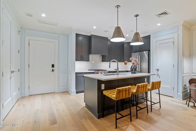 Building Photo - 19 Washington St