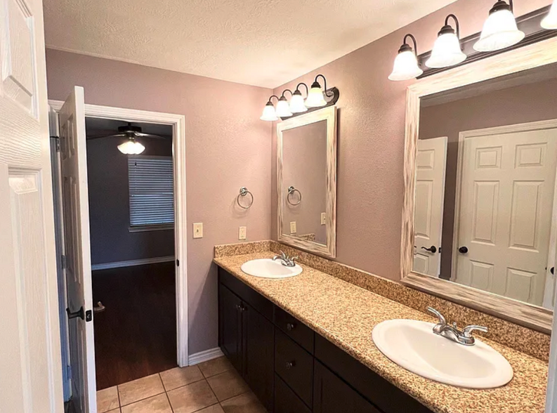 Building Photo - 3101 Lodgepole Dr