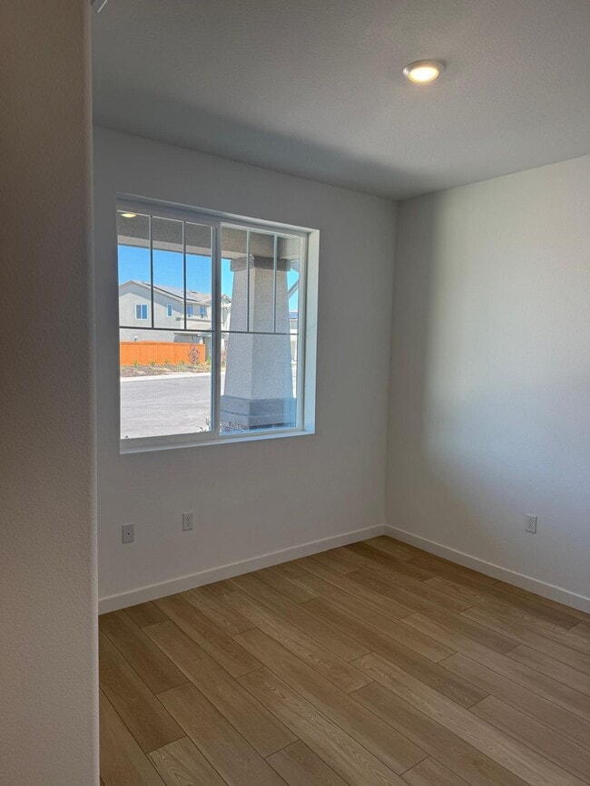 Building Photo - 1754 Halo Ave