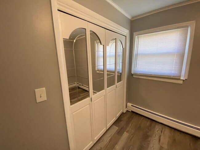 Building Photo - 11 Ilene Pl