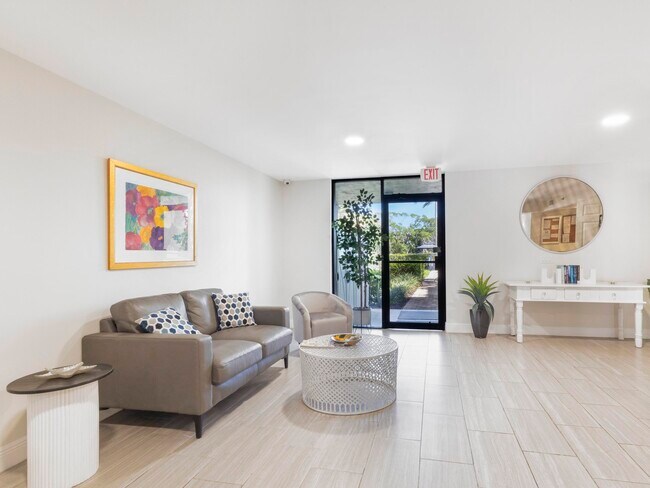 Building Photo - 955 Egret Cir