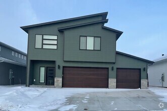 Building Photo - 4-bedroom, 3-bathroom South Fargo Single-F...