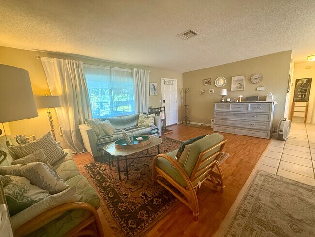 Building Photo - 5840 Tanglewood Dr NE