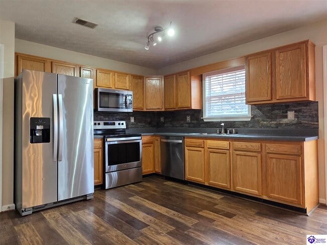 Building Photo - 104 Dante Ct