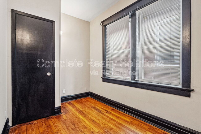 Building Photo - 3001 S Compton Ave