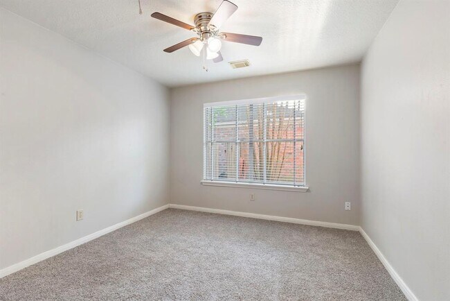 Building Photo - 62 S Dreamweaver Cir