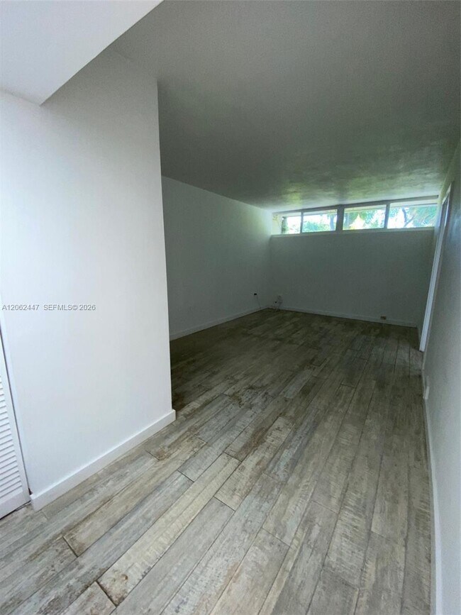 Building Photo - 6414 Miami Lakes Dr