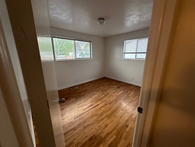 Building Photo - 171 S Coleman St