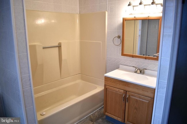 Building Photo - 1208 Montgomery Ave