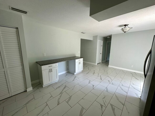 Building Photo - Fully remodeled 3/2 home for rent in the h...