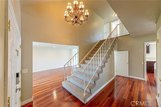 Building Photo - 670 S Oakhaven Ave