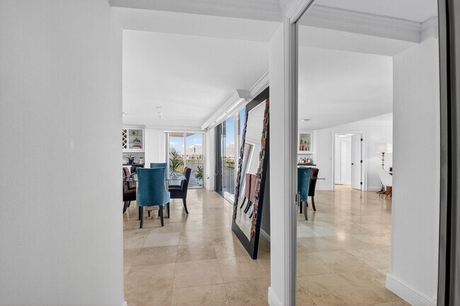 Building Photo - 2780 S Ocean Blvd