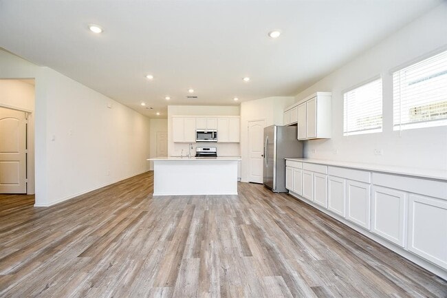 Building Photo - 6023 Ginevra Summers Dr
