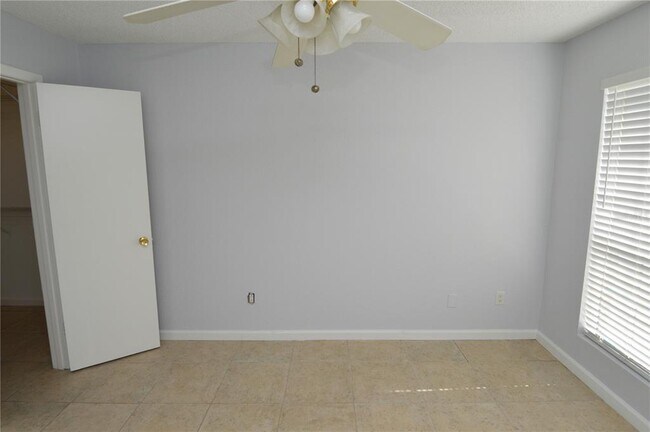 Building Photo - 8645 Fancy Finch Dr