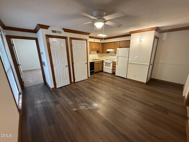 Building Photo - 3511 Ivy Commons Dr