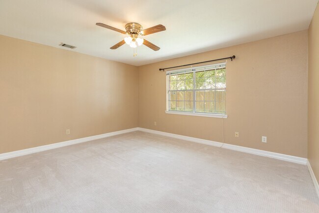 Building Photo - 2623 Longleaf Pines Ln