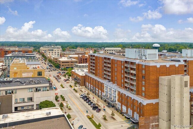 Building Photo - 411 S Old Woodward Ave