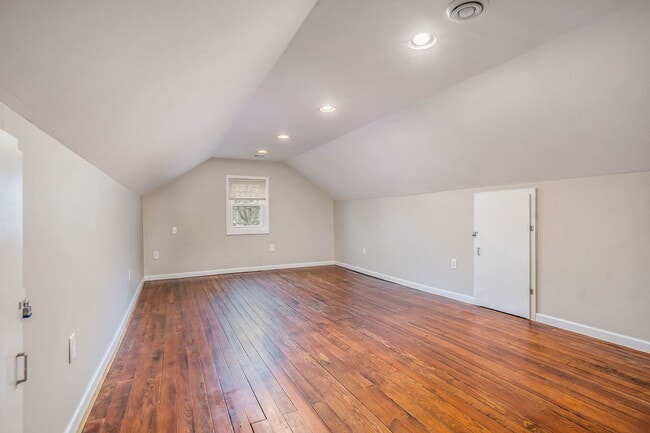 Building Photo - Fantastic, large remodeled 3-bed/1-bath ranch, unfinished basement & partially enclosed yard