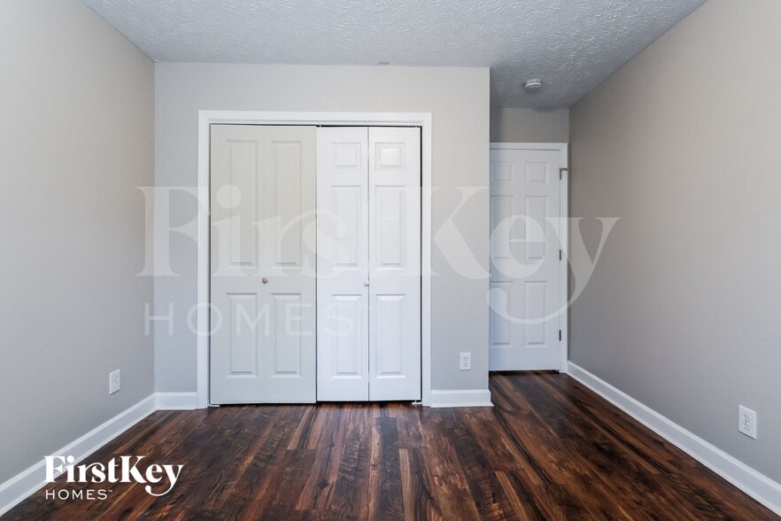 Building Photo - 241 Ryan Rd