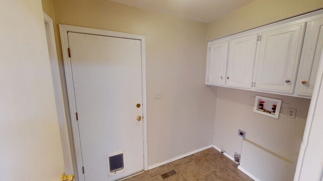 Building Photo - 802 N Juniper St