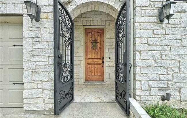 Building Photo - 317 Jack Ryan Ln