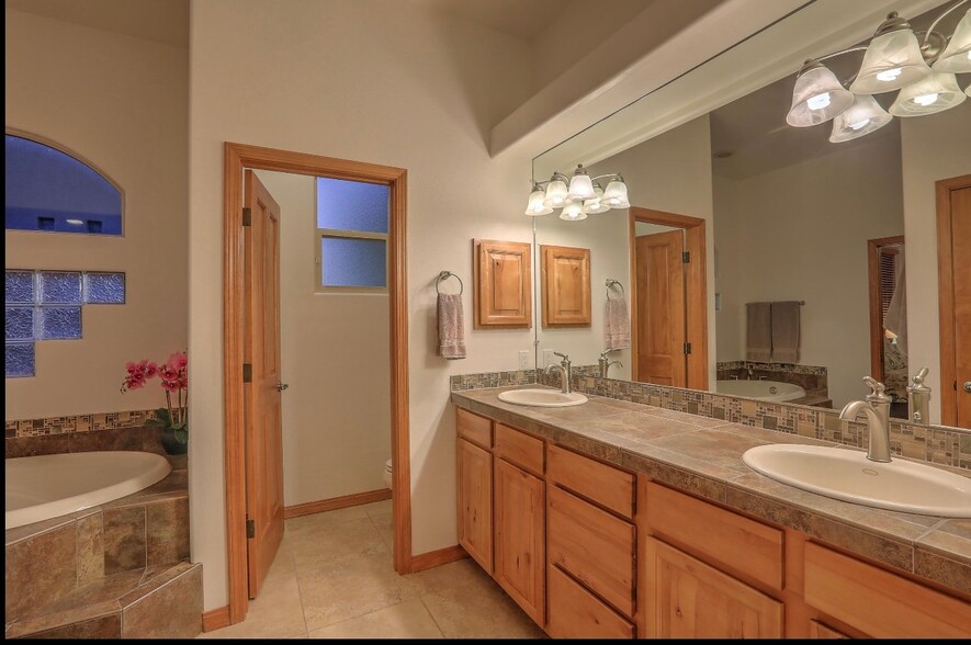 Building Photo - 6531 Agave Verde Way NE