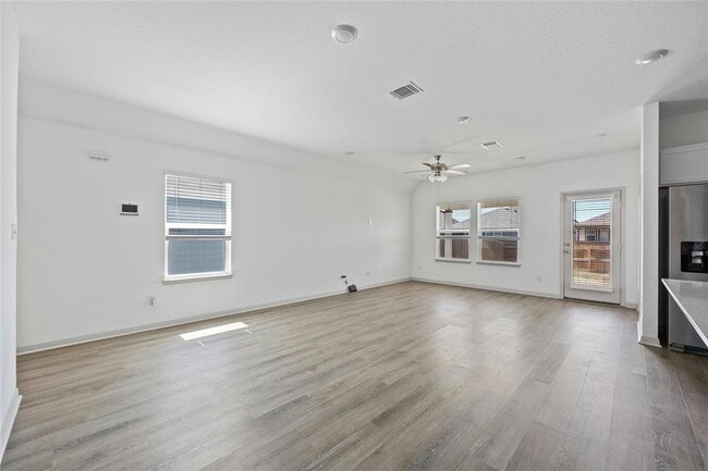 Building Photo - 212 Sweetwater Crk Ln