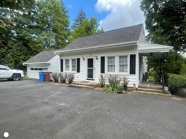 Primary Photo - 130 Huntington St