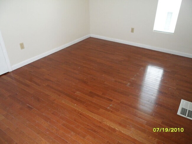 Building Photo - 1209 Crescent Ave