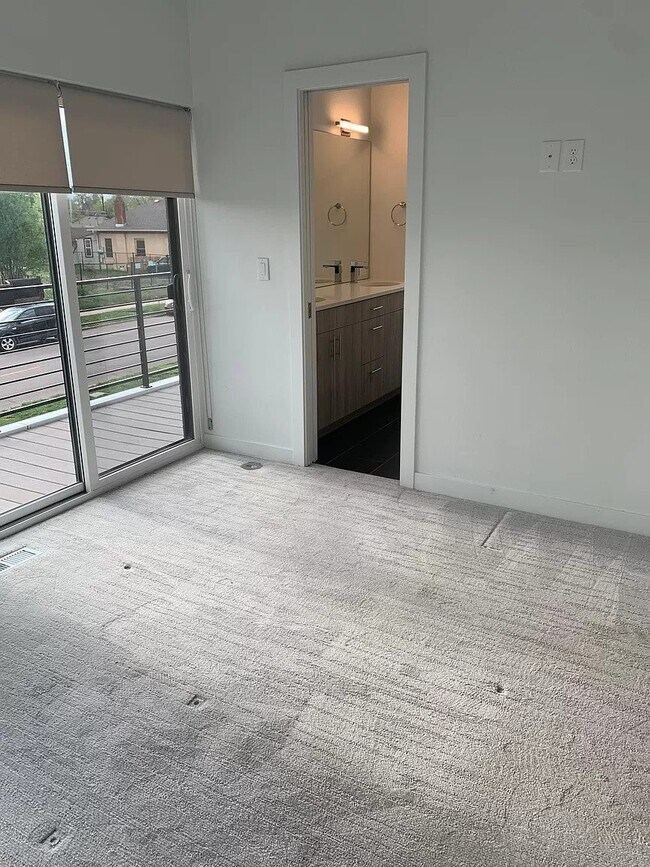 Building Photo - Beautiful Sloans lake Two Bed / Two and a half bath condo for rent