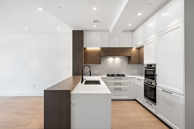 Building Photo - 67 Walnut Pl