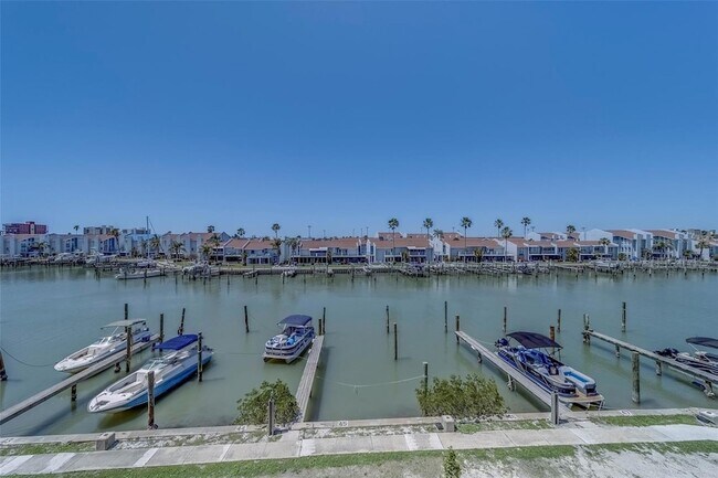 Building Photo - 400 150th Ave