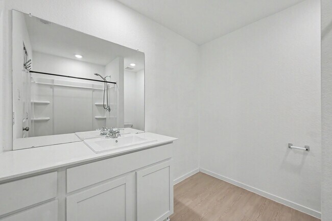 Building Photo - 21154 Vercelli St