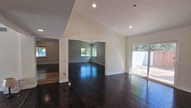 Building Photo - Gorgeous Newly Remodeled 4 Bedroom 2 Bath Home for Rent in West Hills