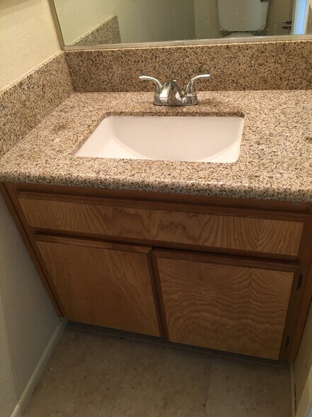 1st Floor Half Bath - 472 S El Molino Ave